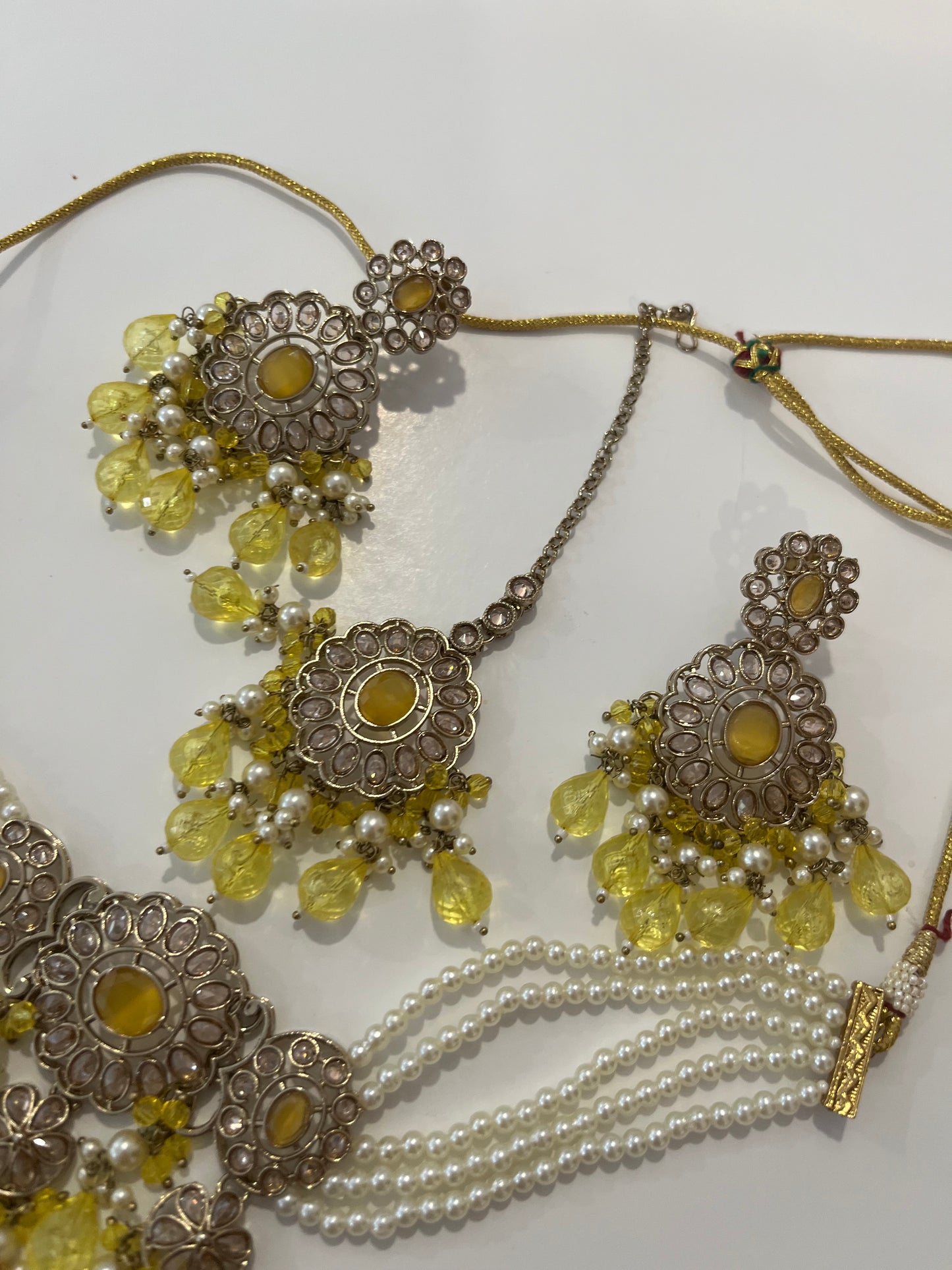 Yellow pearl choker set