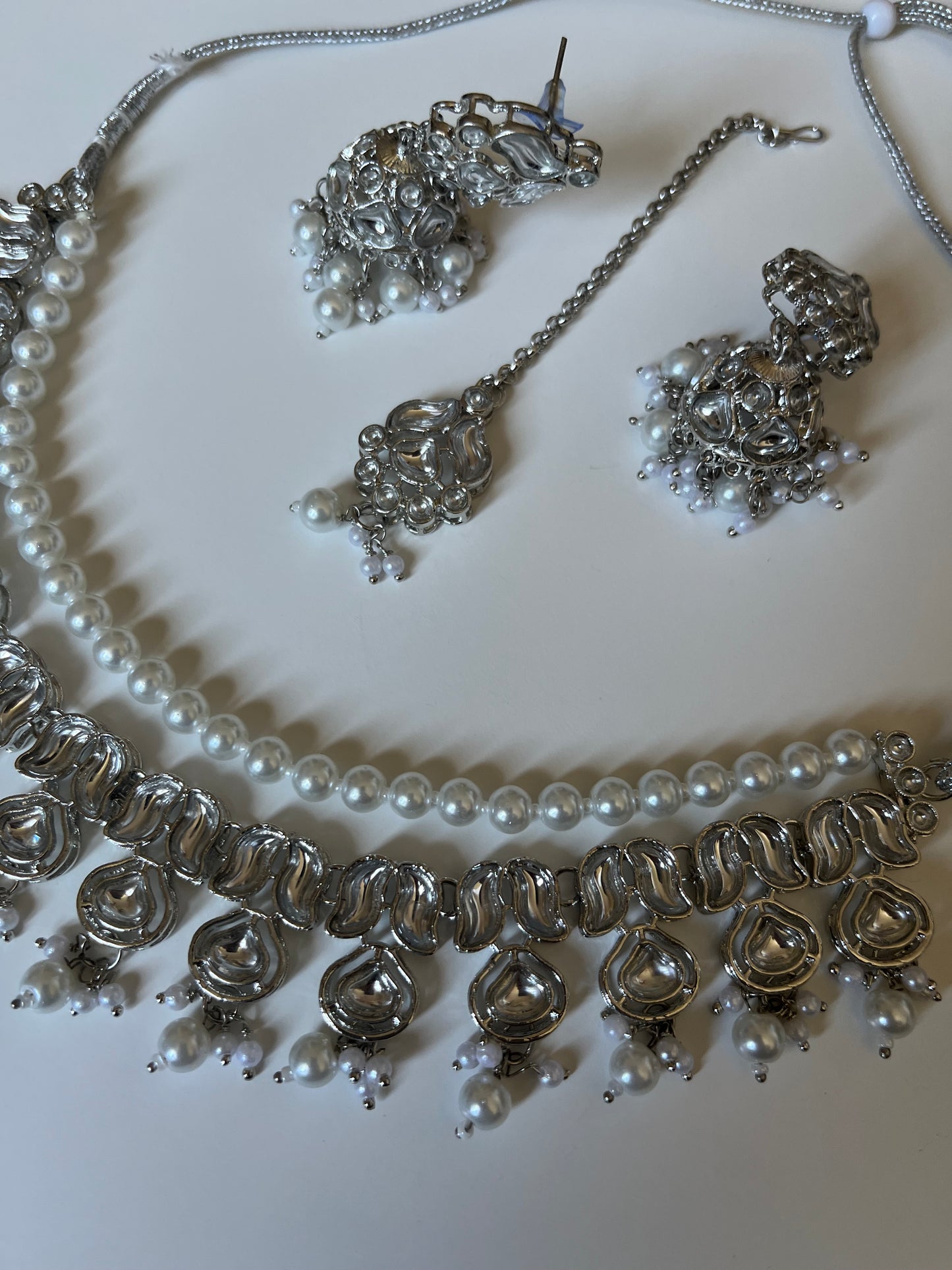 Silver Pearl Strand Jumke Set