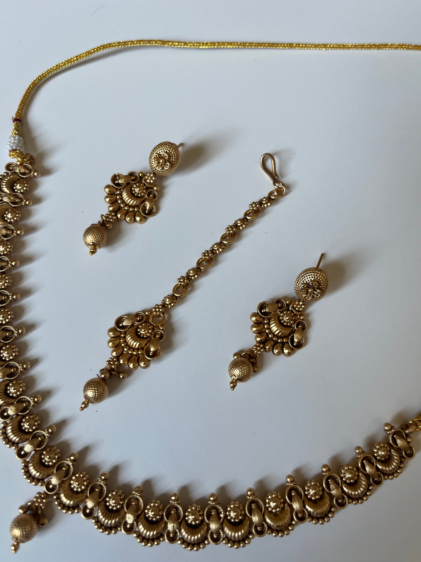 Antique Gold Single Line Set
