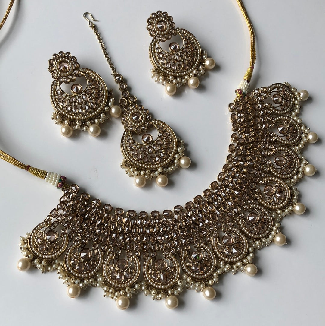 Elegance Bridal Earrings Tikka Necklace Set