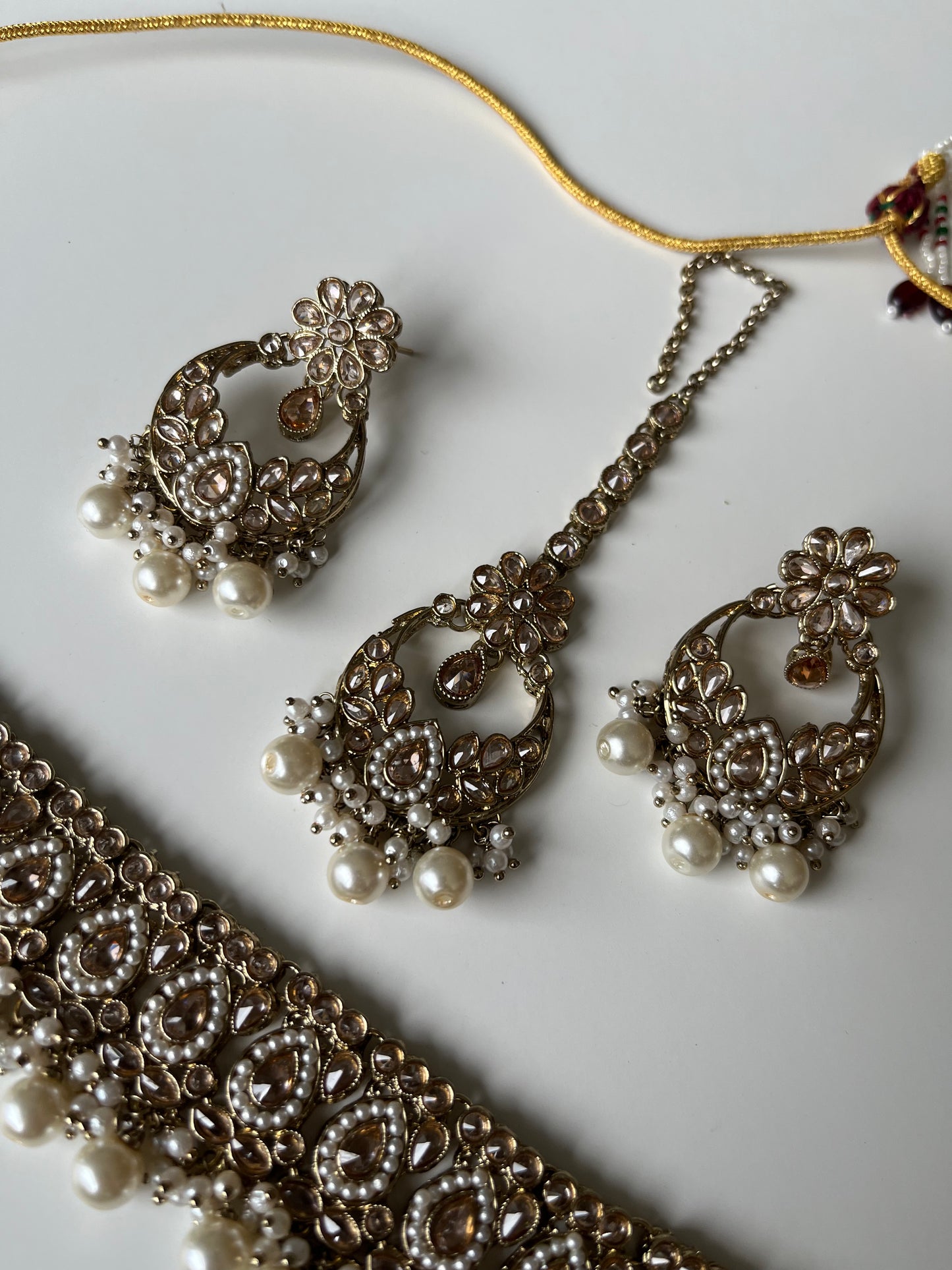 Teardrop Pearl Choker