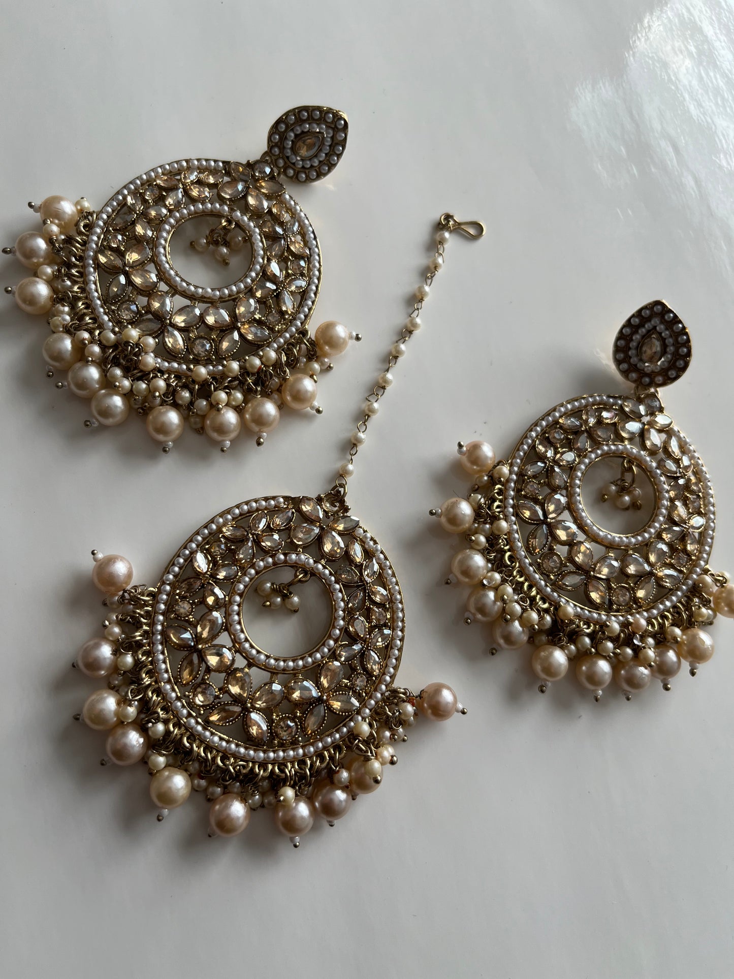 Gold Pearl Round Earring Tikka