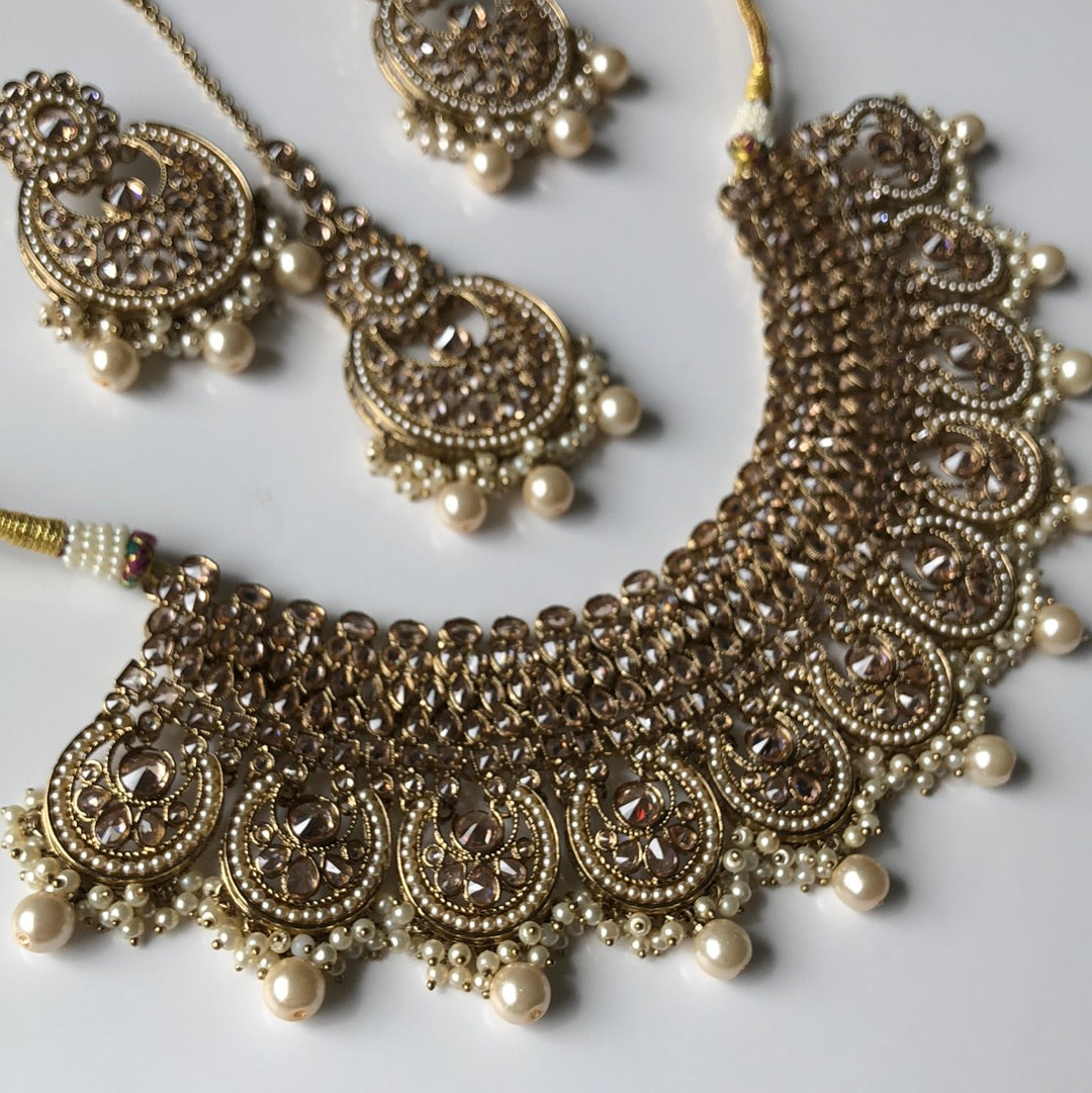 Elegance Bridal Earrings Tikka Necklace Set