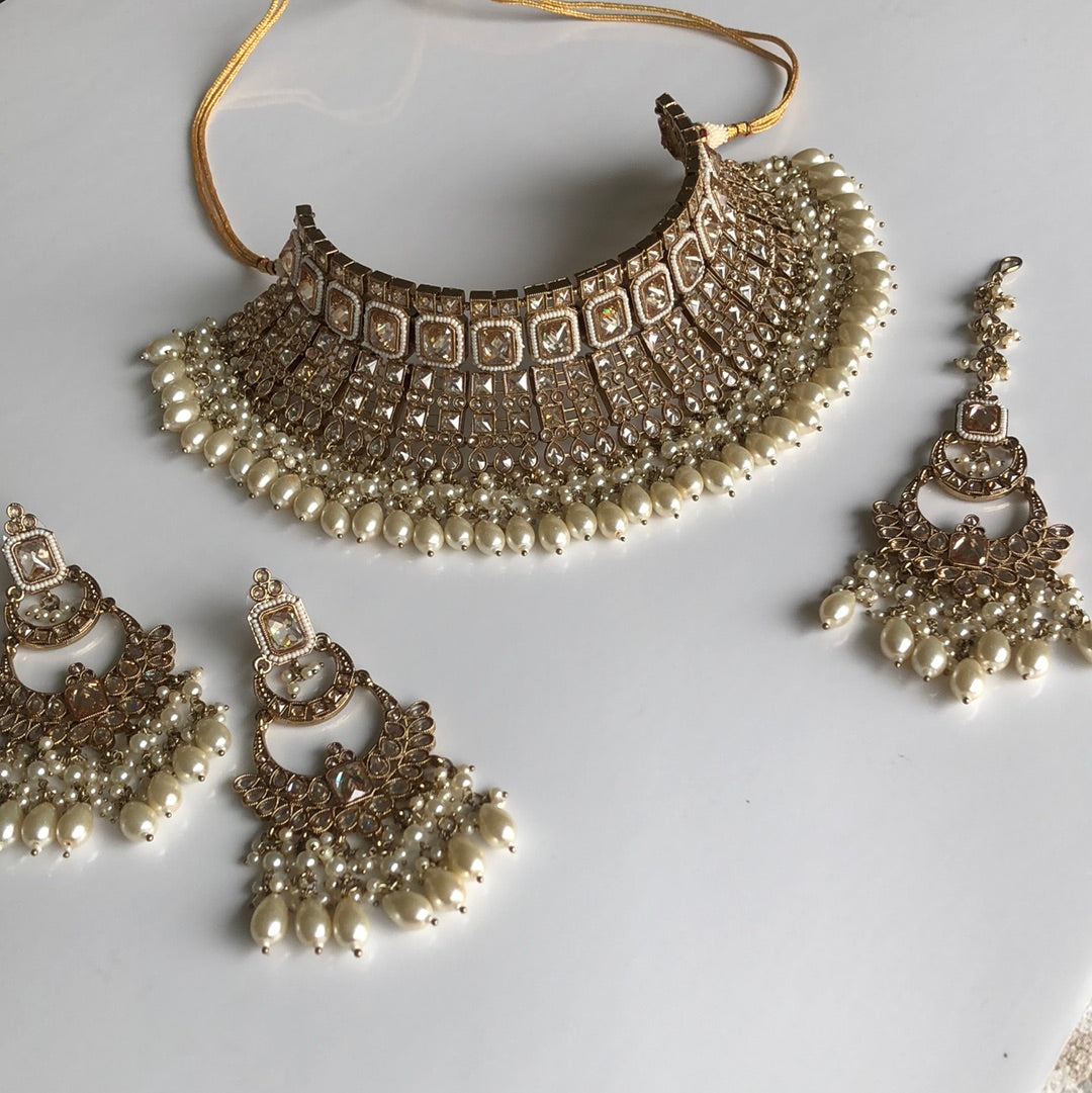 Glamorous Gold Bridal Earring Tikka Necklace Set