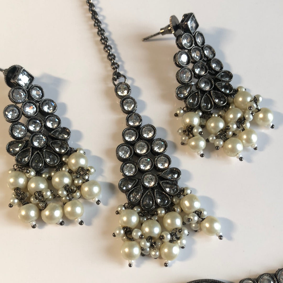 Dark Grey Silver Pearl Choker Earring Set