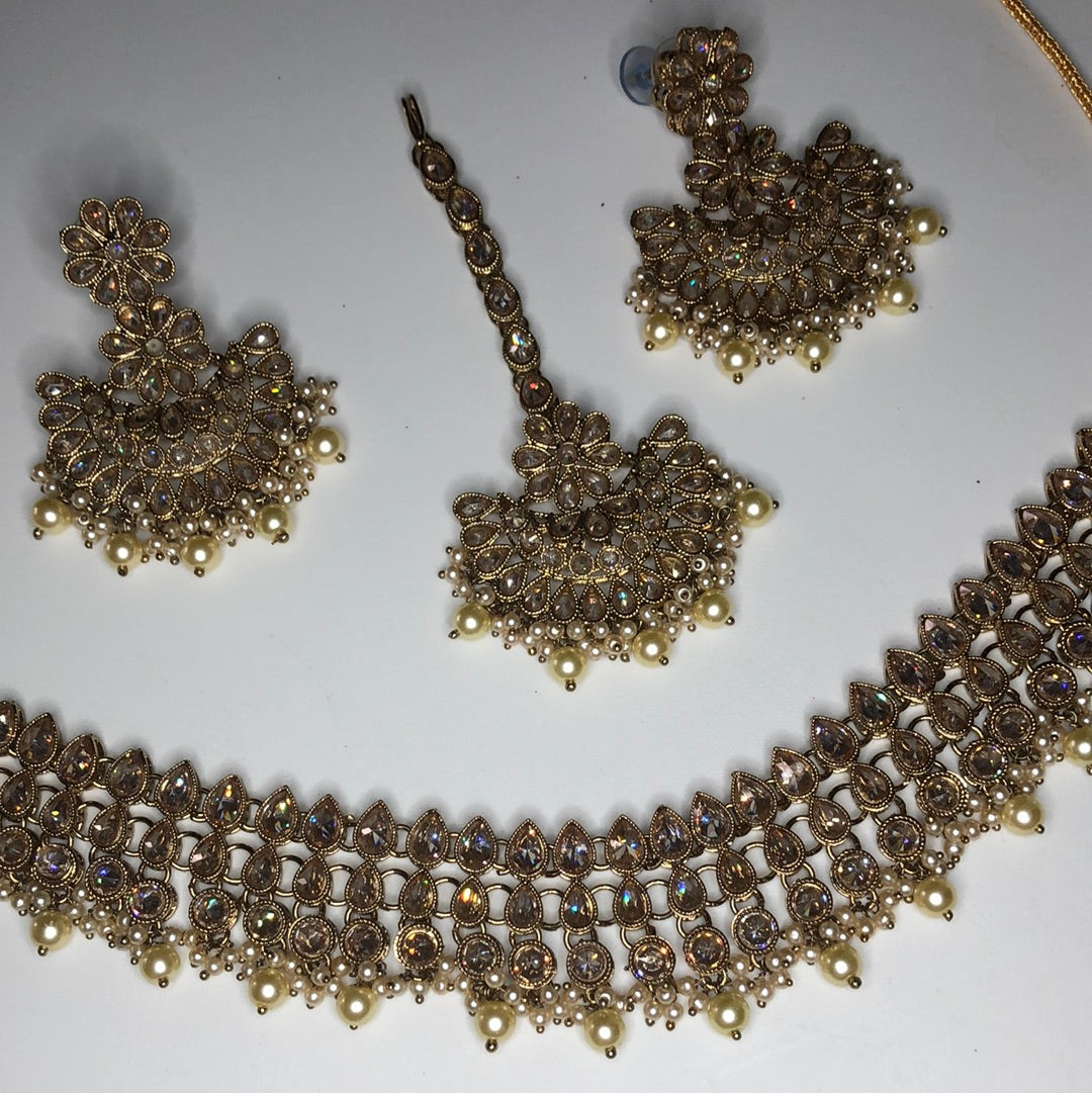 Stunning Gold Necklace Earring Set