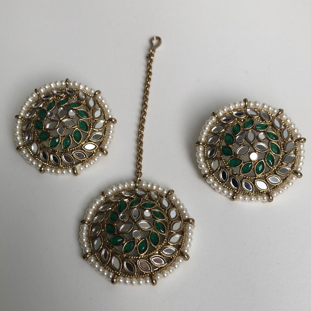 Emerald Green Mirrored Choker Necklace Earring Tikka Set