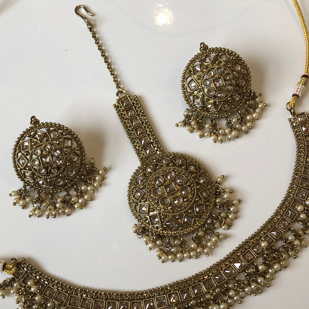Gold Circle Necklace Earring Tikka Set