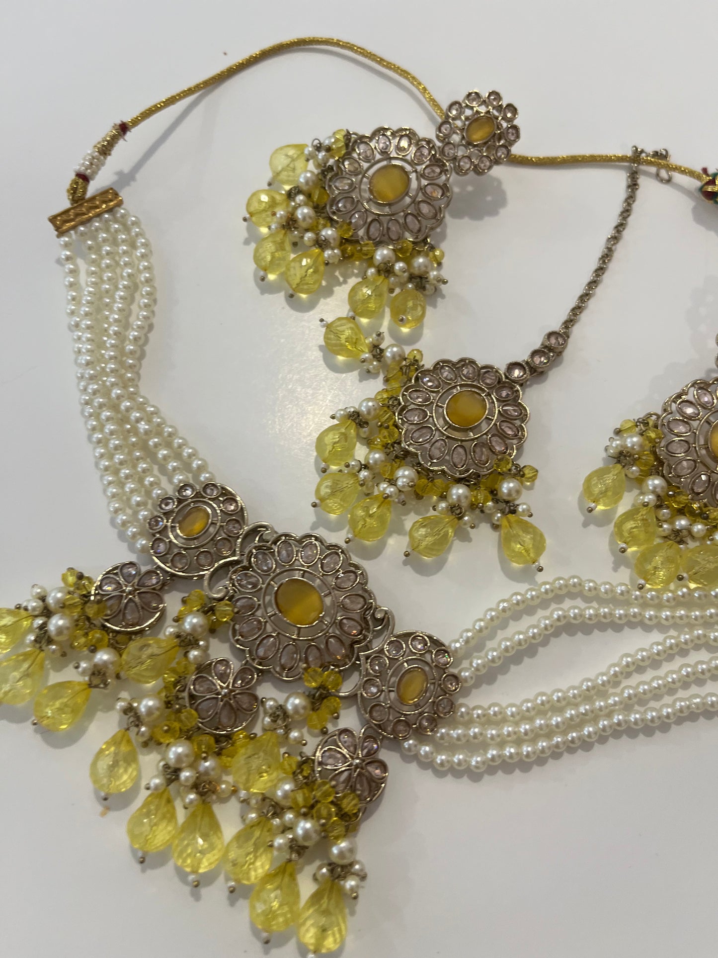 Yellow pearl choker set
