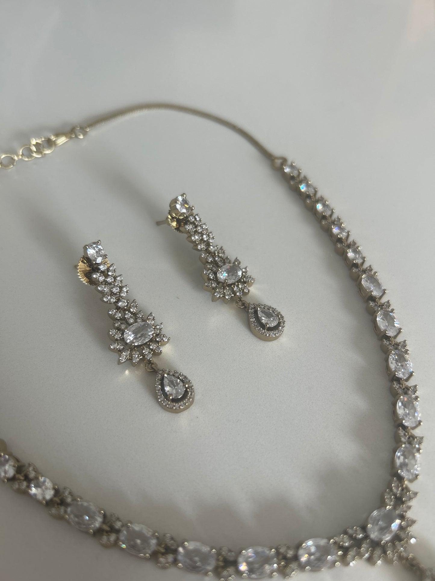 Gala elegance pendant earrings set