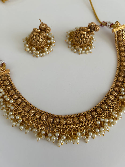 Antique Gold circle necklace Jumke Earring tikka set