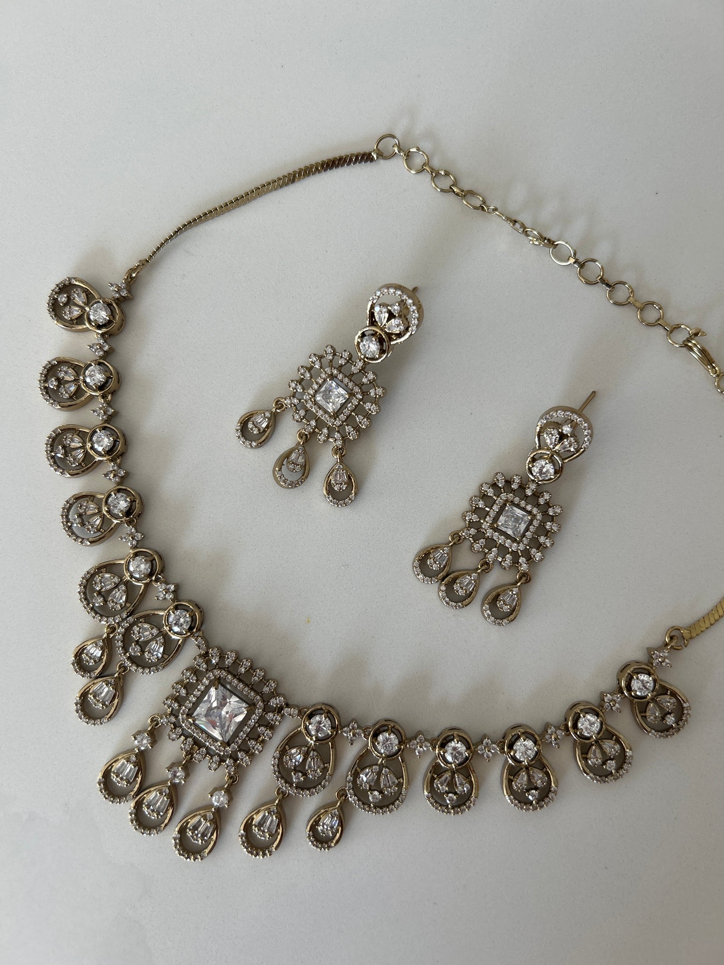 Elegant Drop Necklace Earrings Set