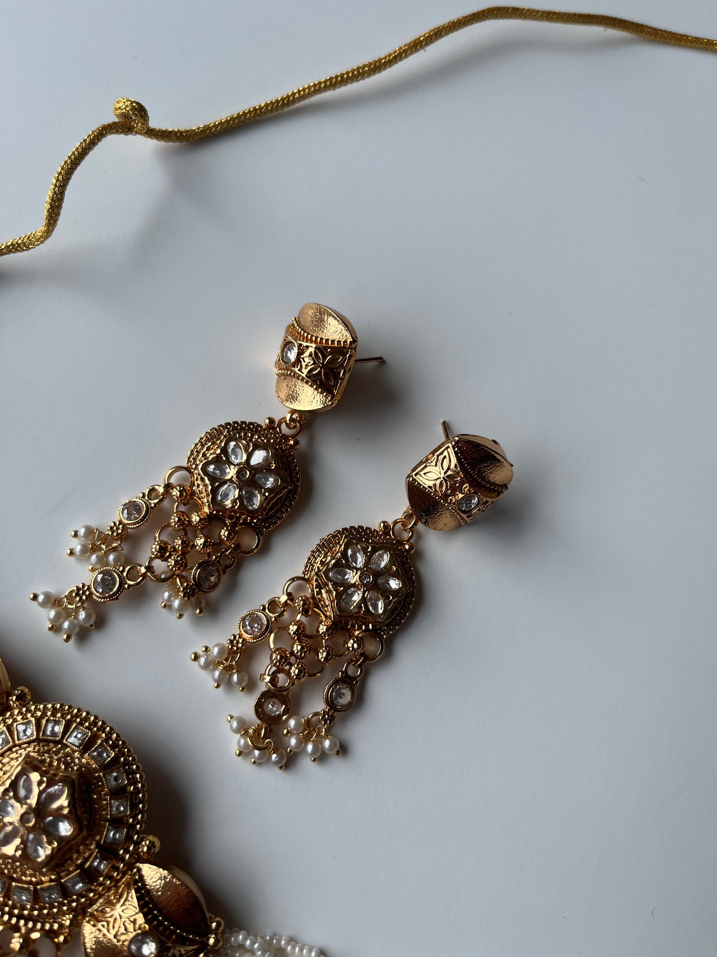 Antique Gold Pearl Mesh Set