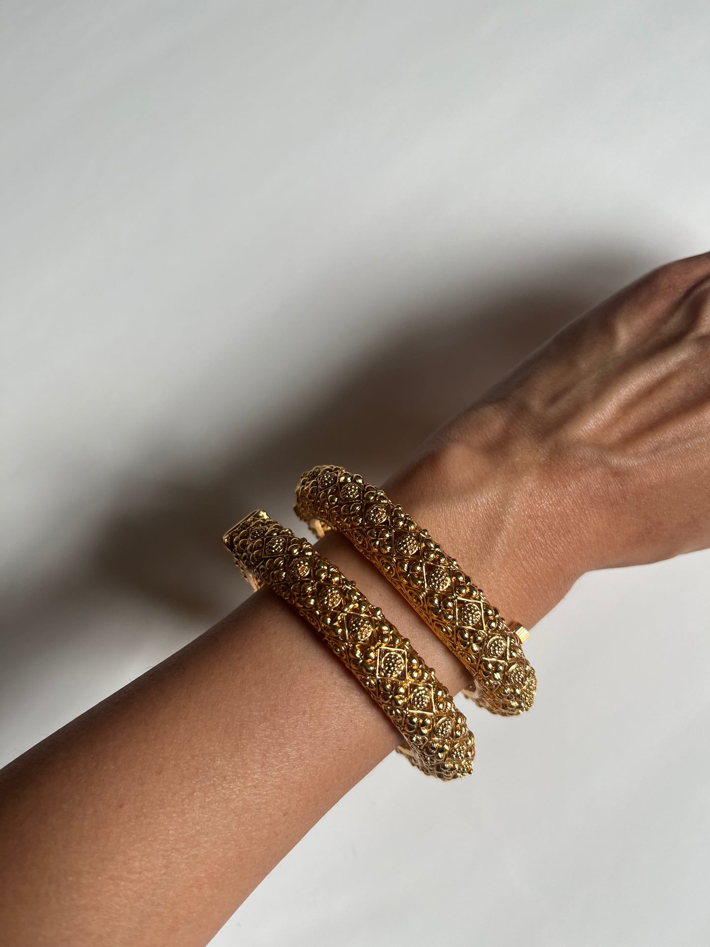 Antique Gold Screw Kada Bangle