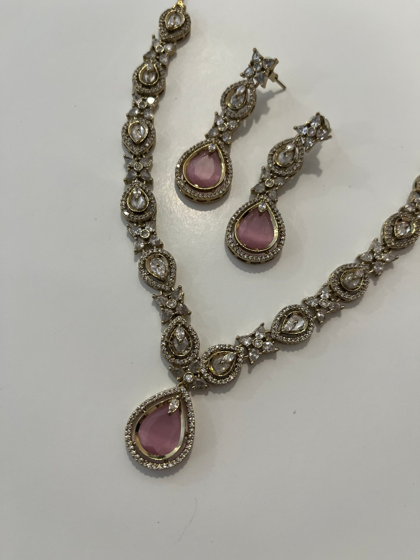 Heeramandi pink pendant