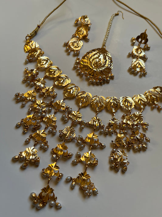 Extravagant Faux Gold Foil Set