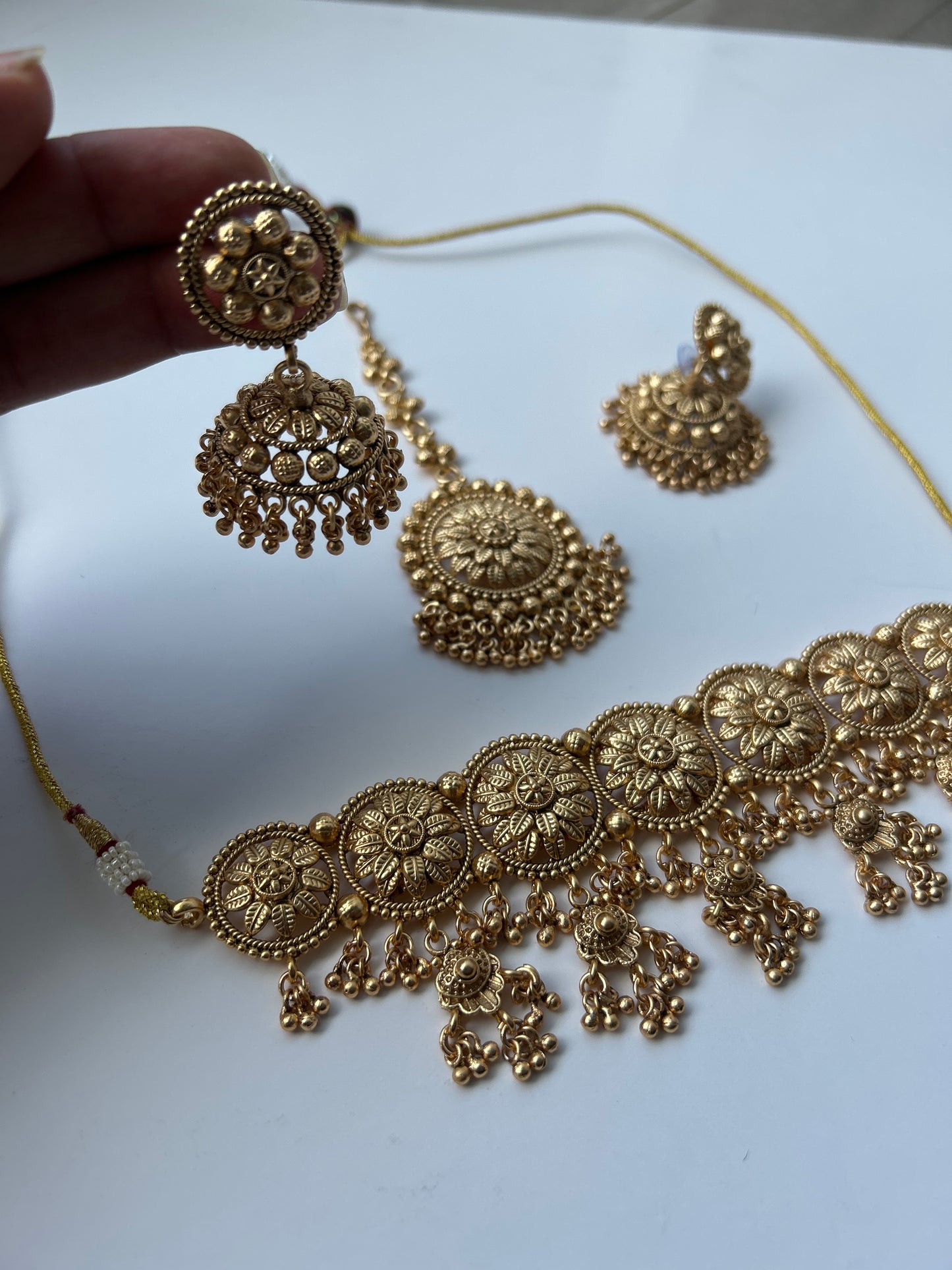 Faux Gold Flower Necklace Earrings Tikka Set