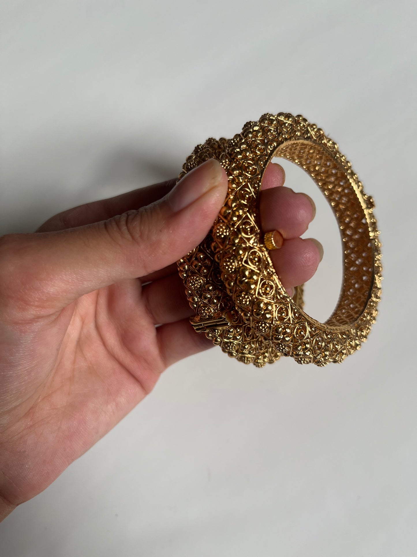 Antique Gold Screw Kada Bangle