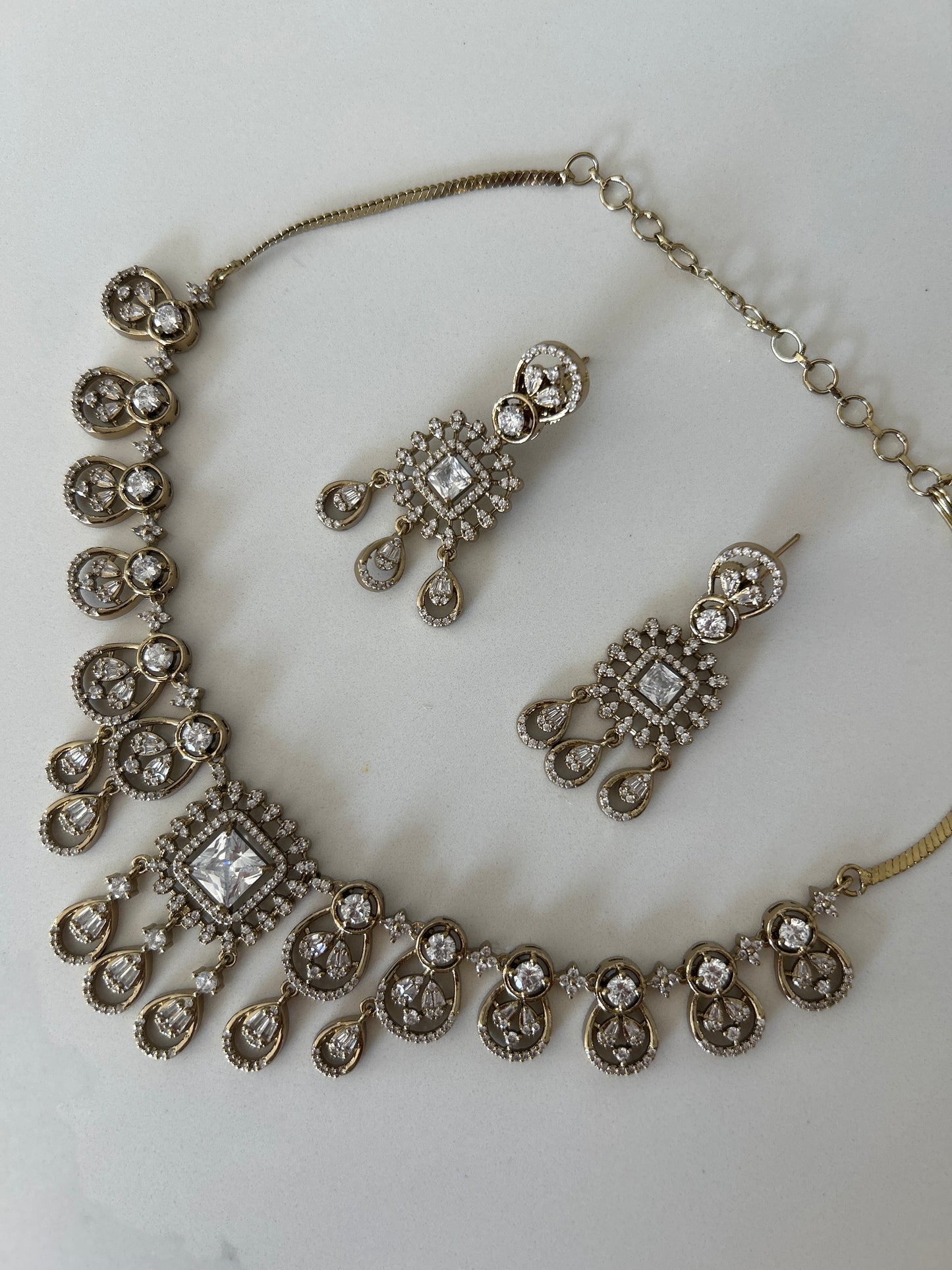 Elegant Drop Necklace Earrings Set