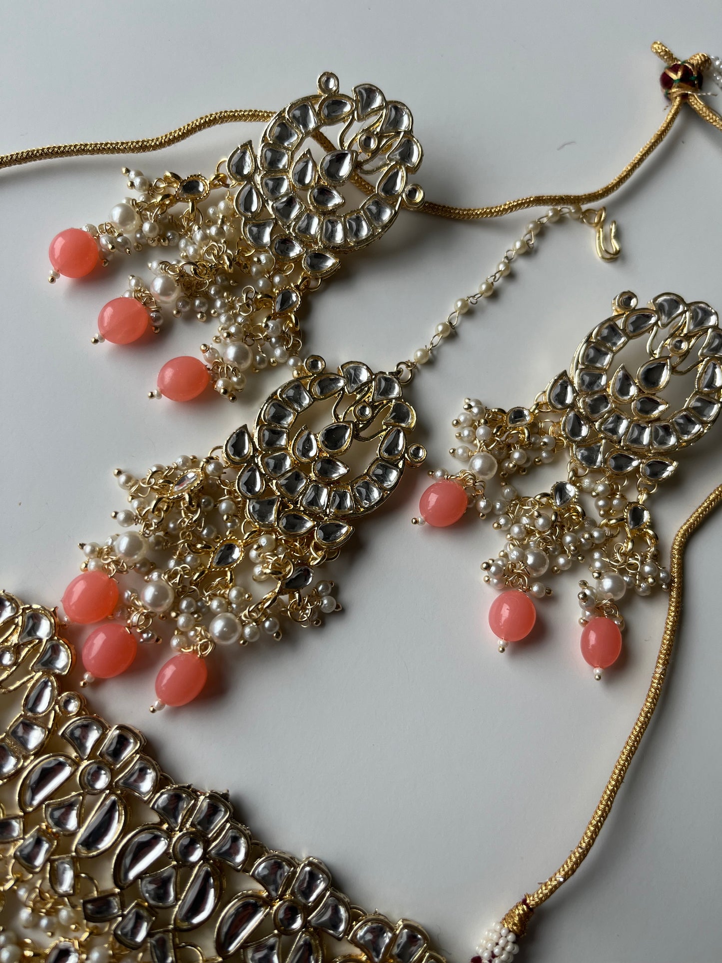 Faux Kundan Peach Choker Set