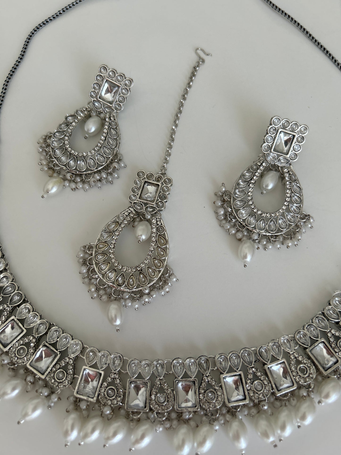 Pearl Oval Necklace Earrings tikka set