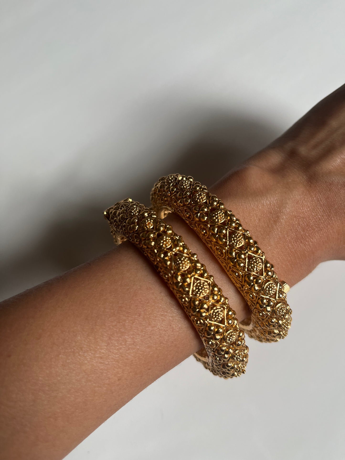 Antique Gold Screw Kada Bangle