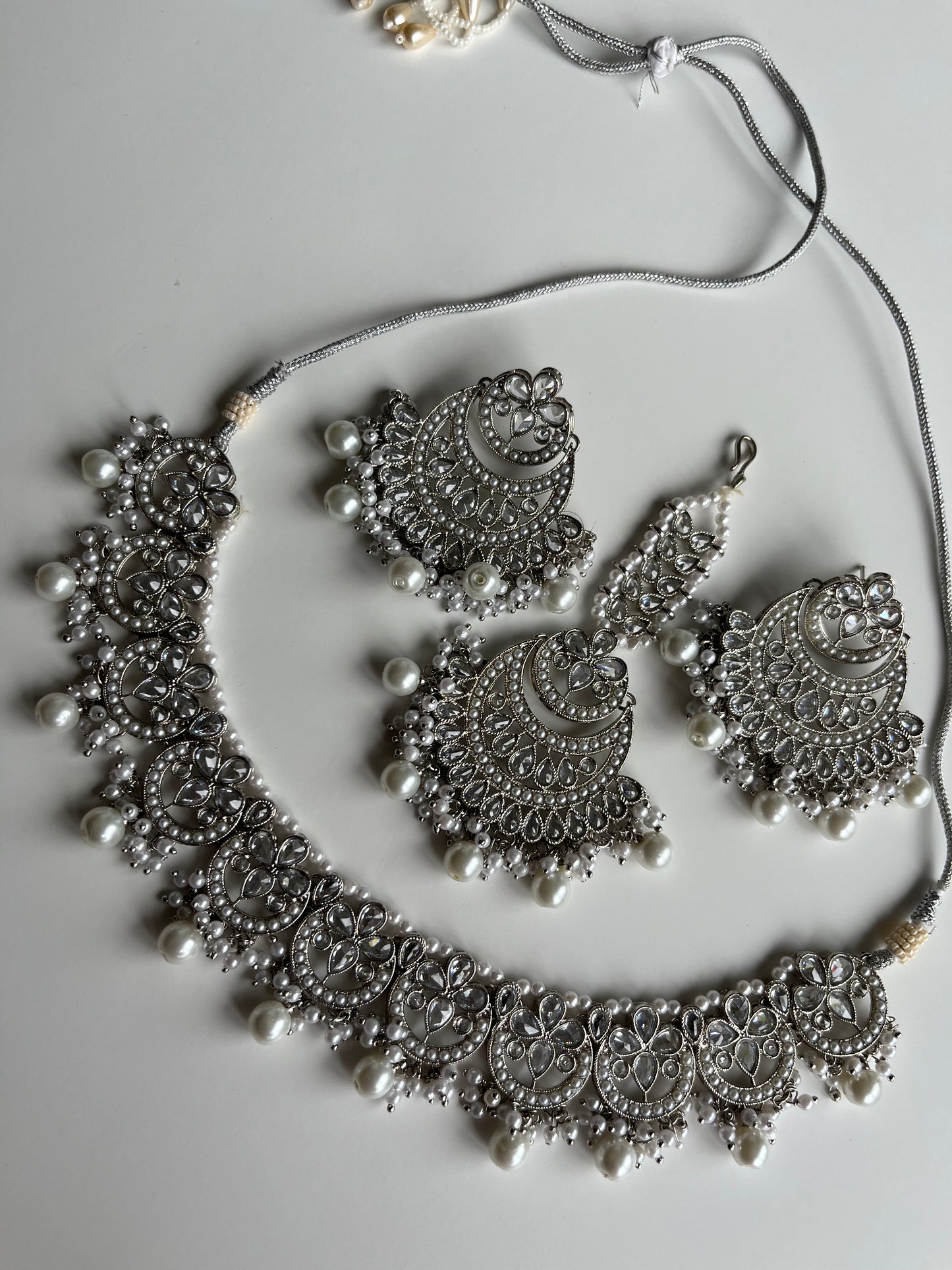 Silver Round Necklace Set