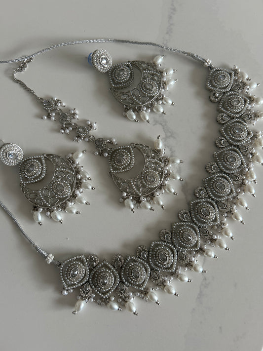 Silver Diamond Shape Pearl Necklace Earrings Tikka Aet