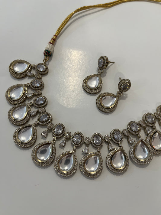 Teardrop Kundan Set