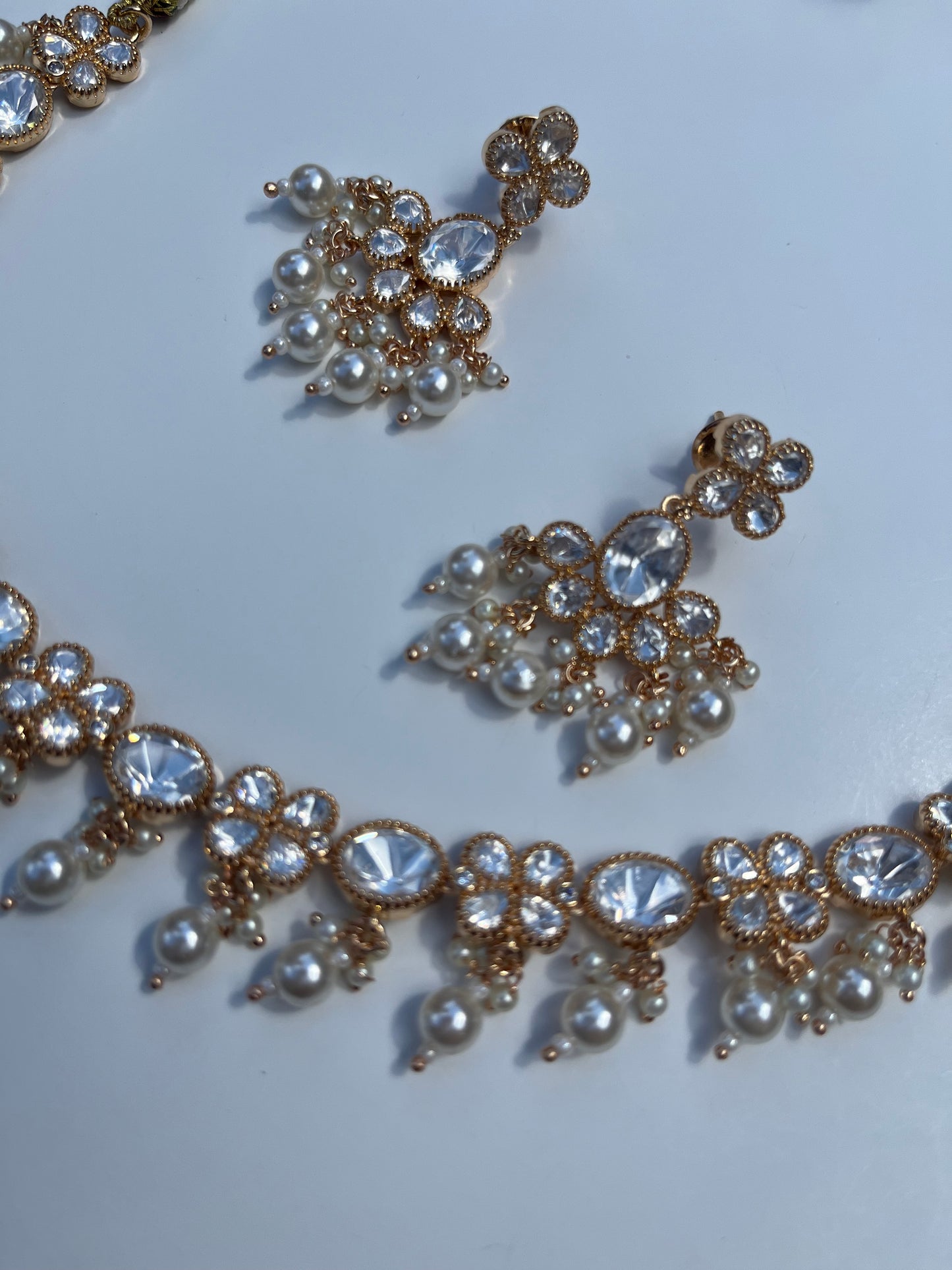 White Pearl Clover Kundan Set