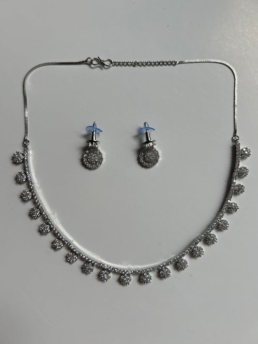 Elegant Snowflake Necklace Earrings Set