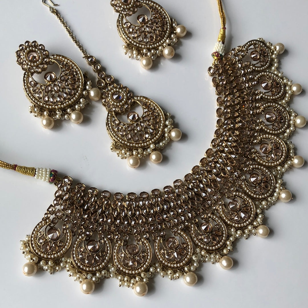 Elegance Bridal Earrings Tikka Necklace Set