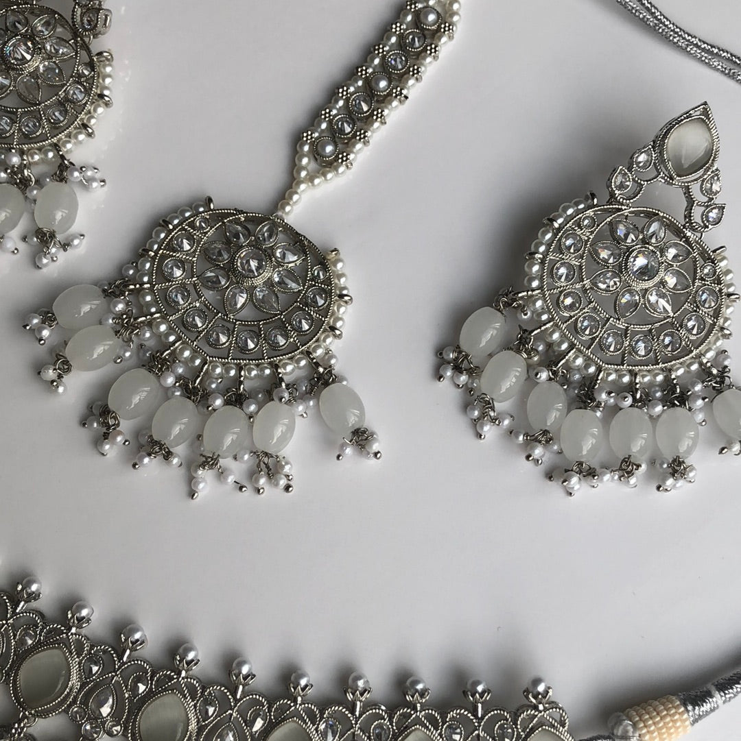 Silver Grey Spinal Tikka Necklace Set