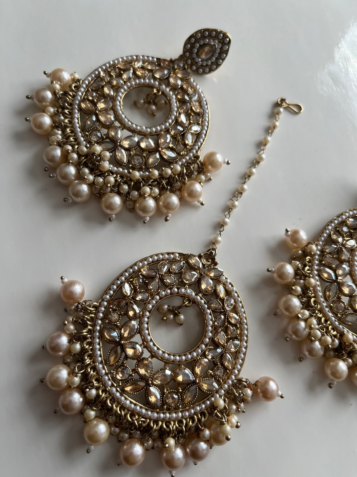 Gold Pearl Round Earring Tikka