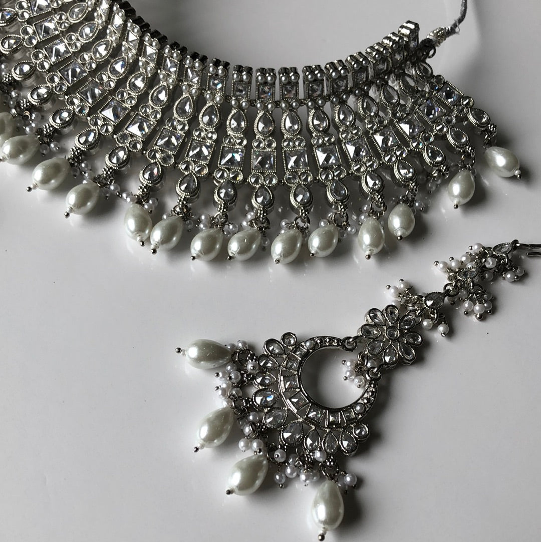 Silver Showstopper Earring Tikka Necklace Set