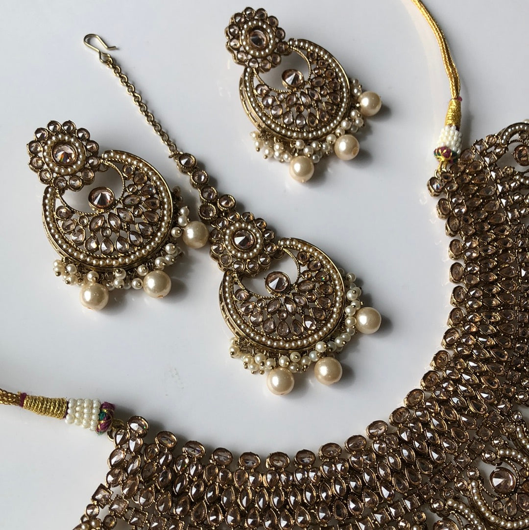 Elegance Bridal Earrings Tikka Necklace Set