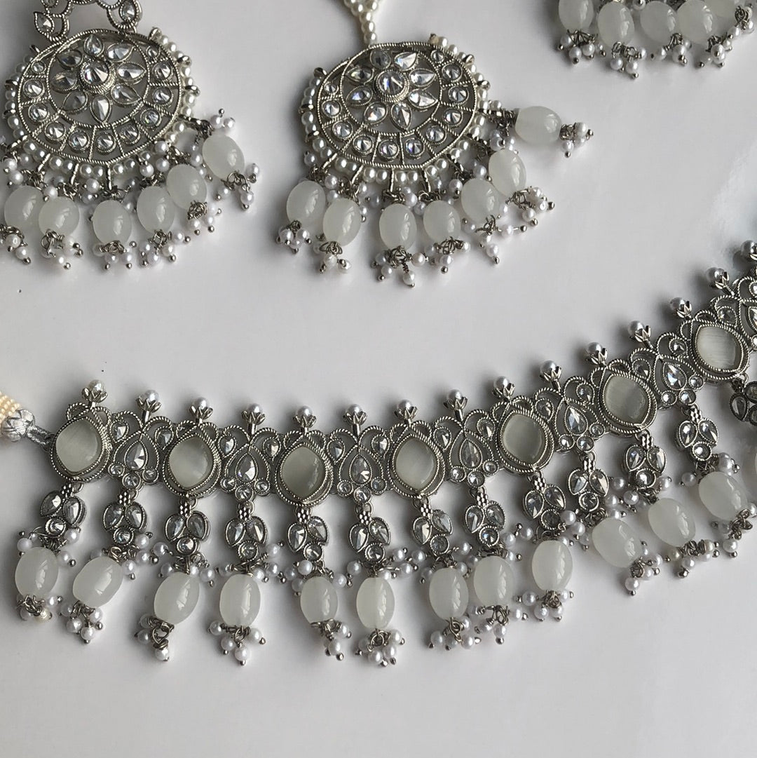 Silver Grey Spinal Tikka Necklace Set