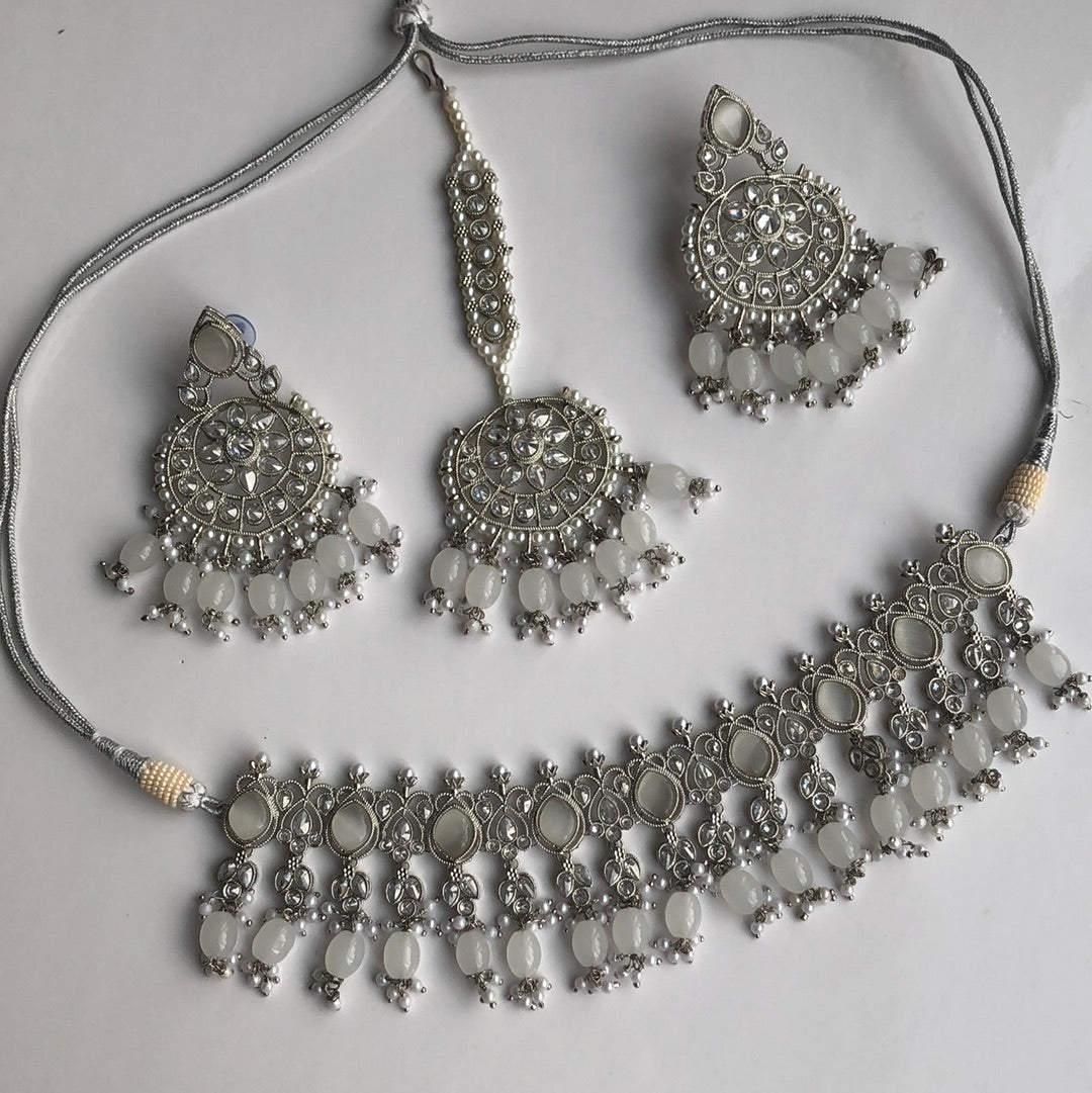 Silver Grey Spinal Tikka Necklace Set