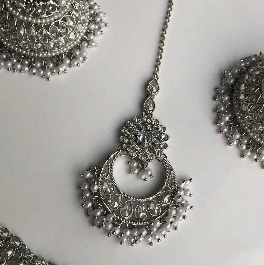 Oversized Jumke Silver Necklace Earring Tikka Set