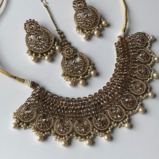 Elegance Bridal Earrings Tikka Necklace Set