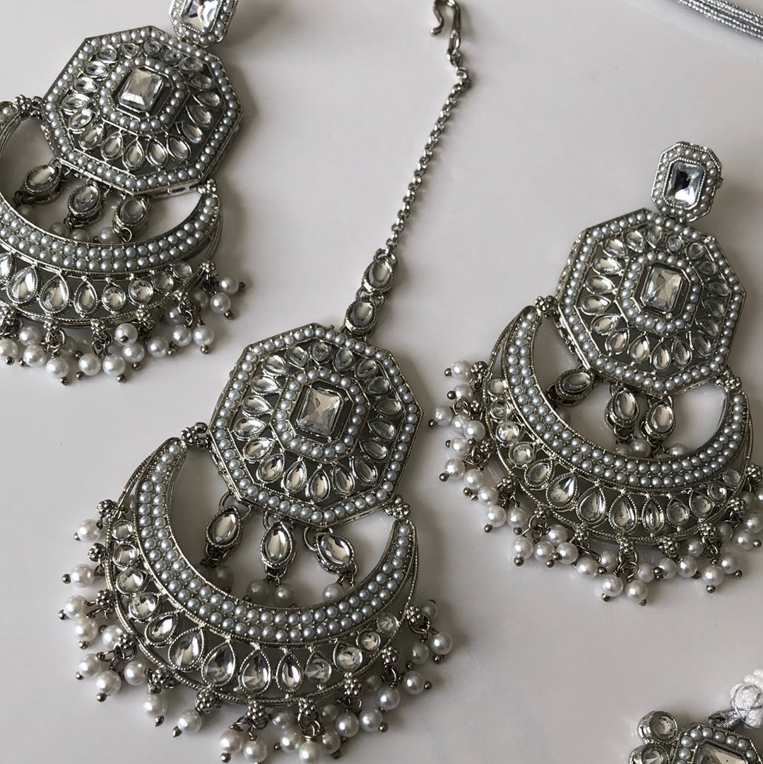 Ballroom silver necklace set