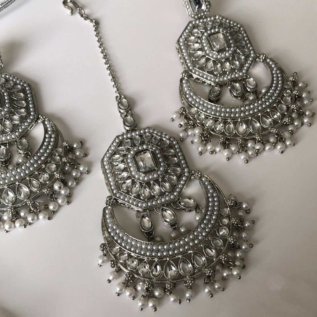 Ballroom silver necklace set