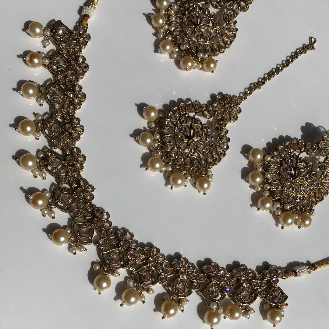 Elegant Gold Pearl Necklace Set