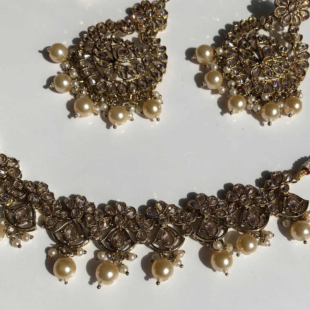 Elegant Gold Pearl Necklace Set