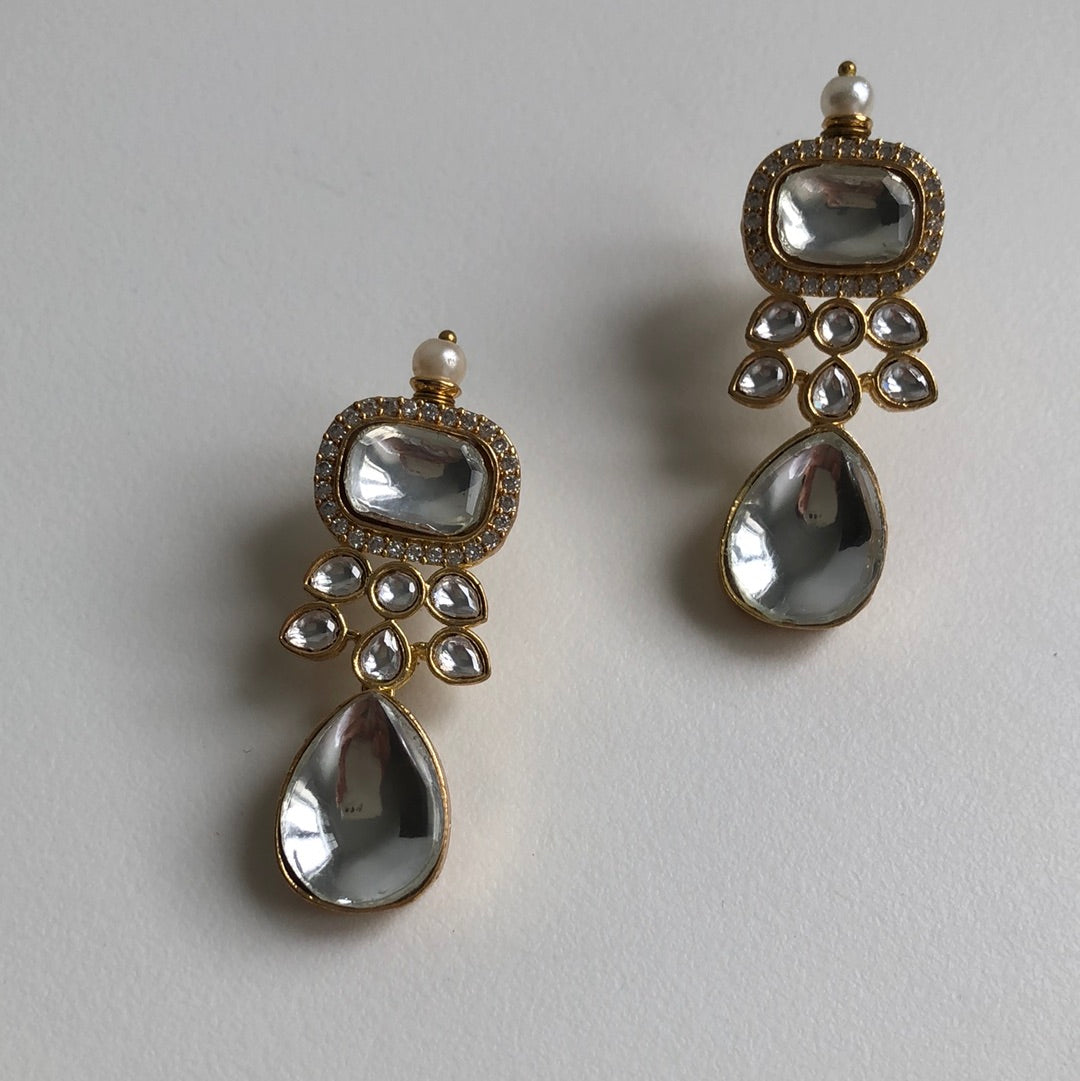Elegant Teardrop Gold Necklace Earrings Set