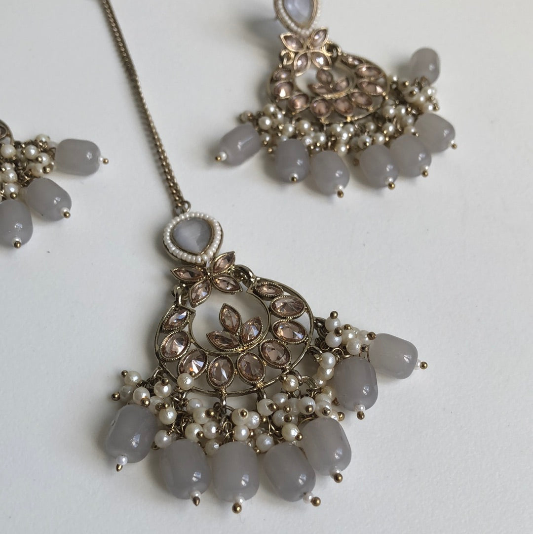 Light Gray Elegant Earringn Tikka Set