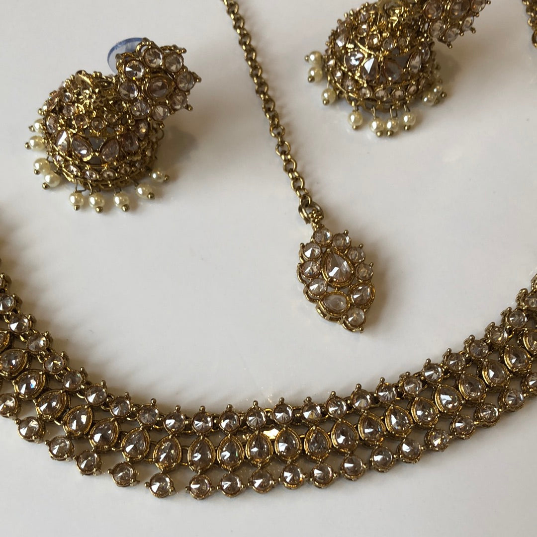 Gold Pearless Necklace Jumke Set