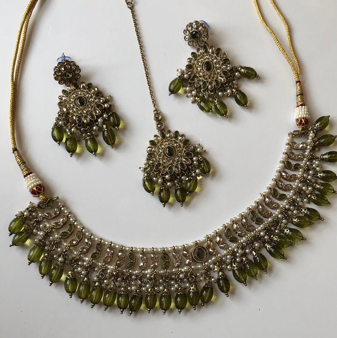 Seaweed Mehndi Green Necklave Earring Tikka Set