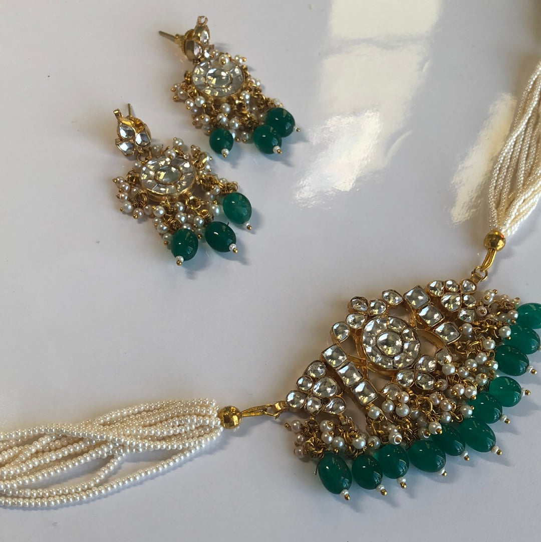 Pachi Kundan Emerald Choker Set