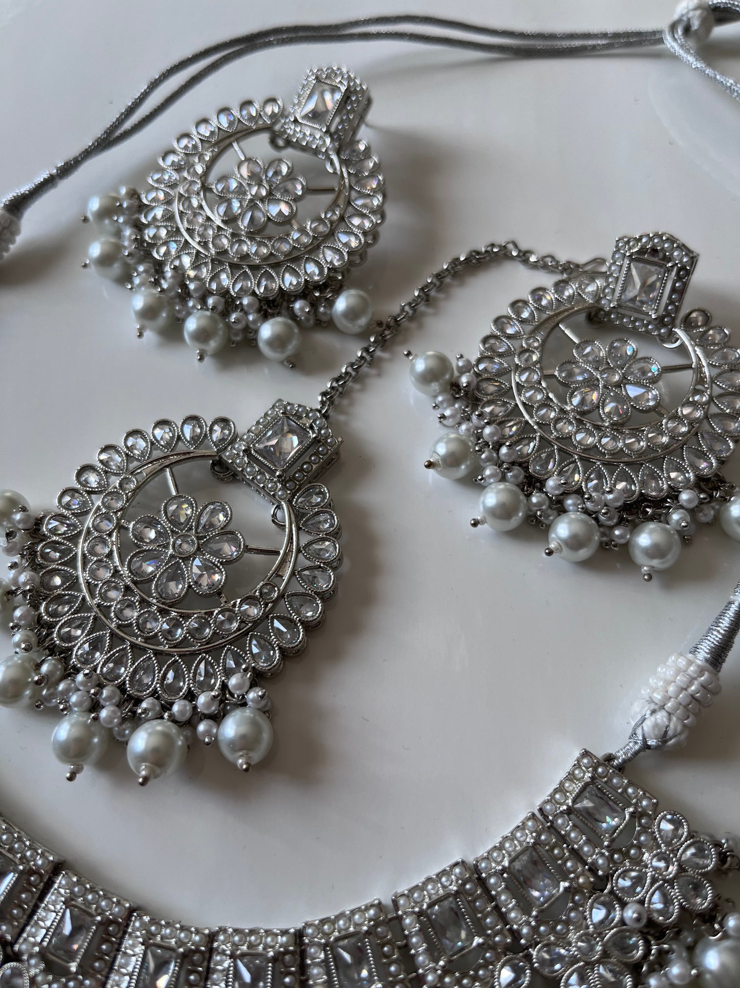 Statement Round Silver Necklace Set
